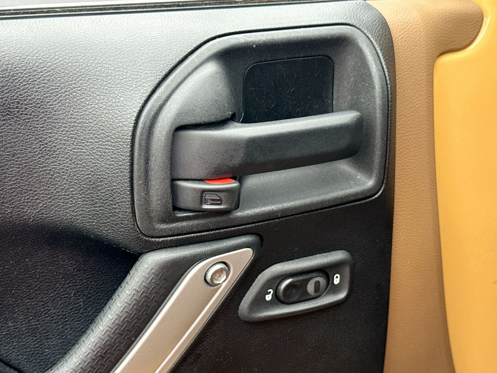 Used 2013 Beige Jeep Unlimited Sahara image 18