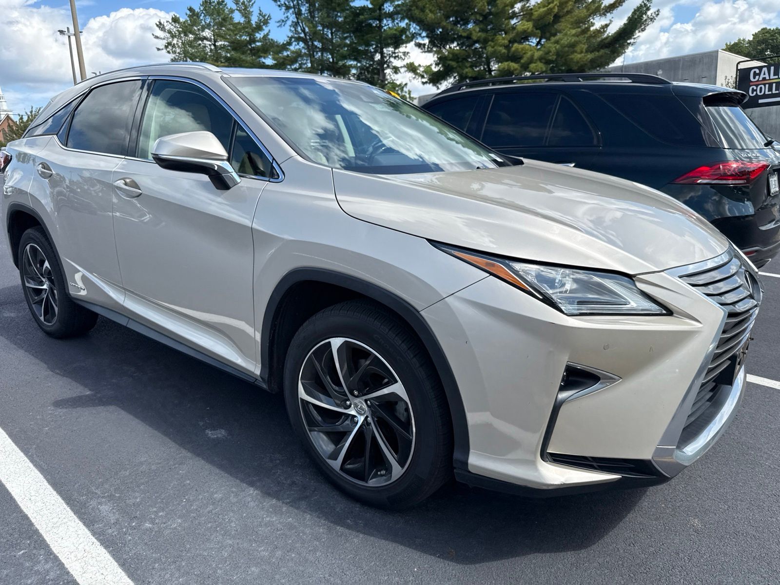 Used 2017 Beige Lexus 450h image 3