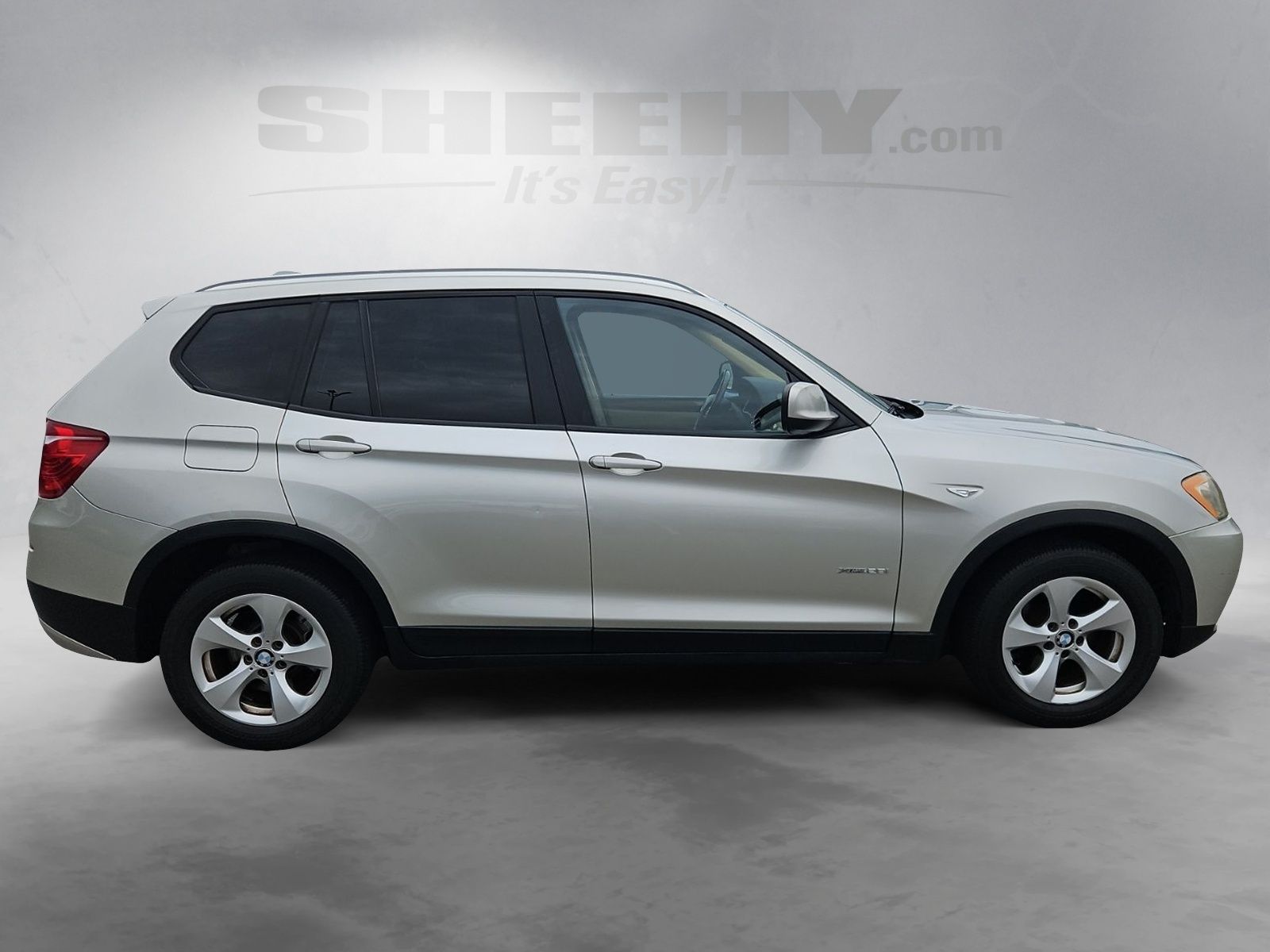 Used 2011 Silver BMW xDrive28i image 9