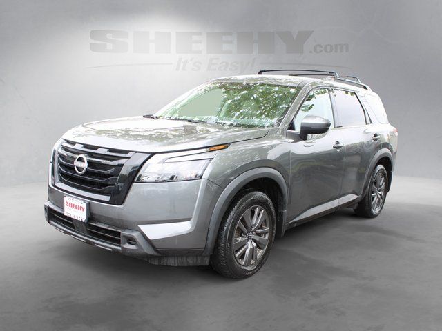 Used 2023 Gray Nissan SV image 4