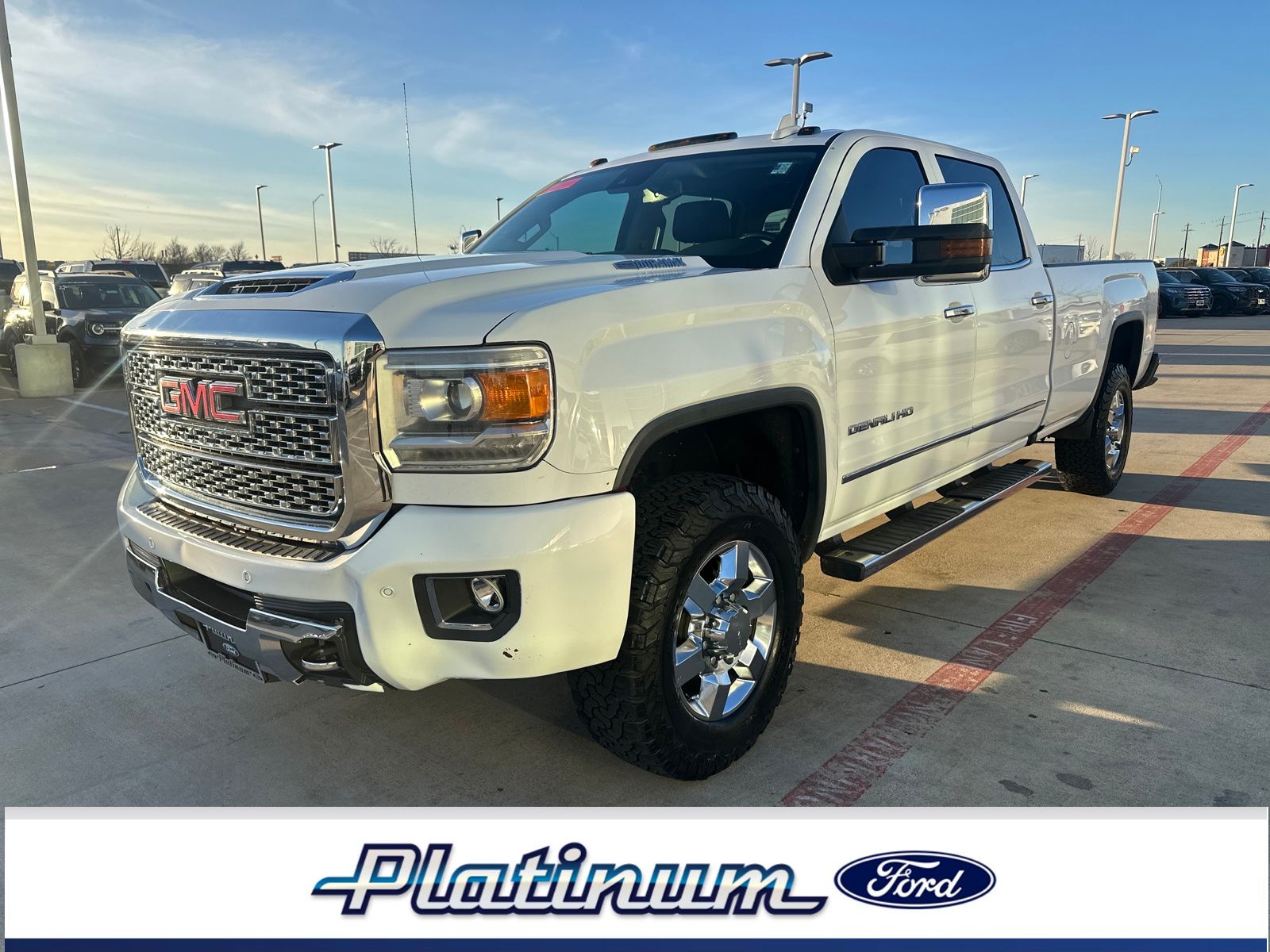 2019 GMC Sierra 3500HD Denali Crew Cab LB DRW 4WD