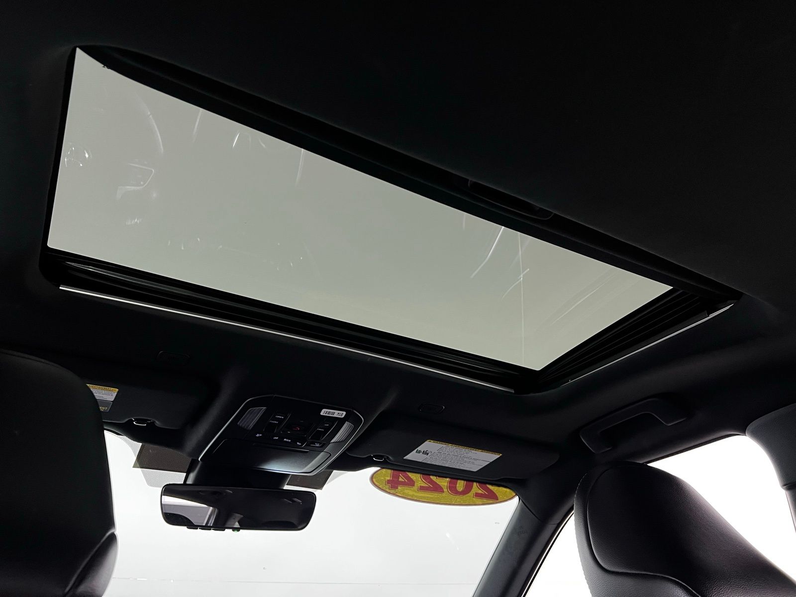 Thumbnail: 2024 Toyota Highlander - 25