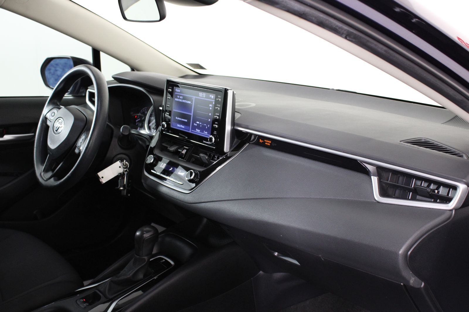Used 2021  Toyota LE image 29