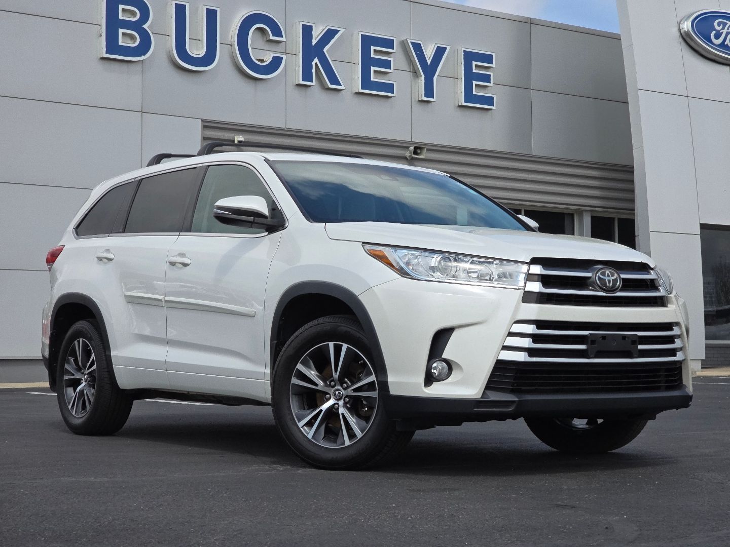 White (Blizzard Pearl) 2017 Toyota Highlander LE Plus AWD SUV / Crossover All-Wheel Drive 8-Speed Automatic