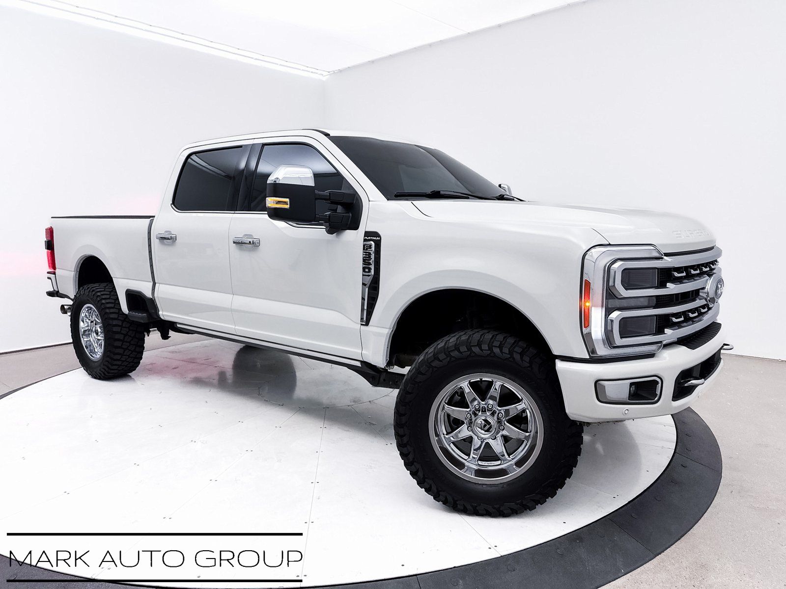 2023 Ford F-350SD Platinum