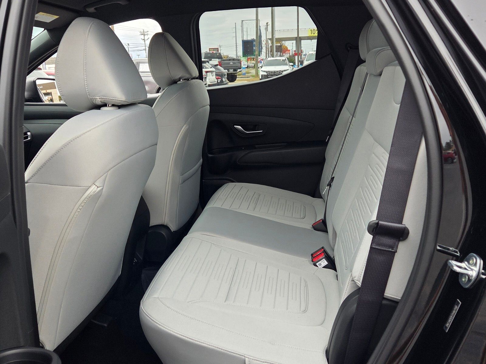 New 2026 Black HYUNDAI SE image 6