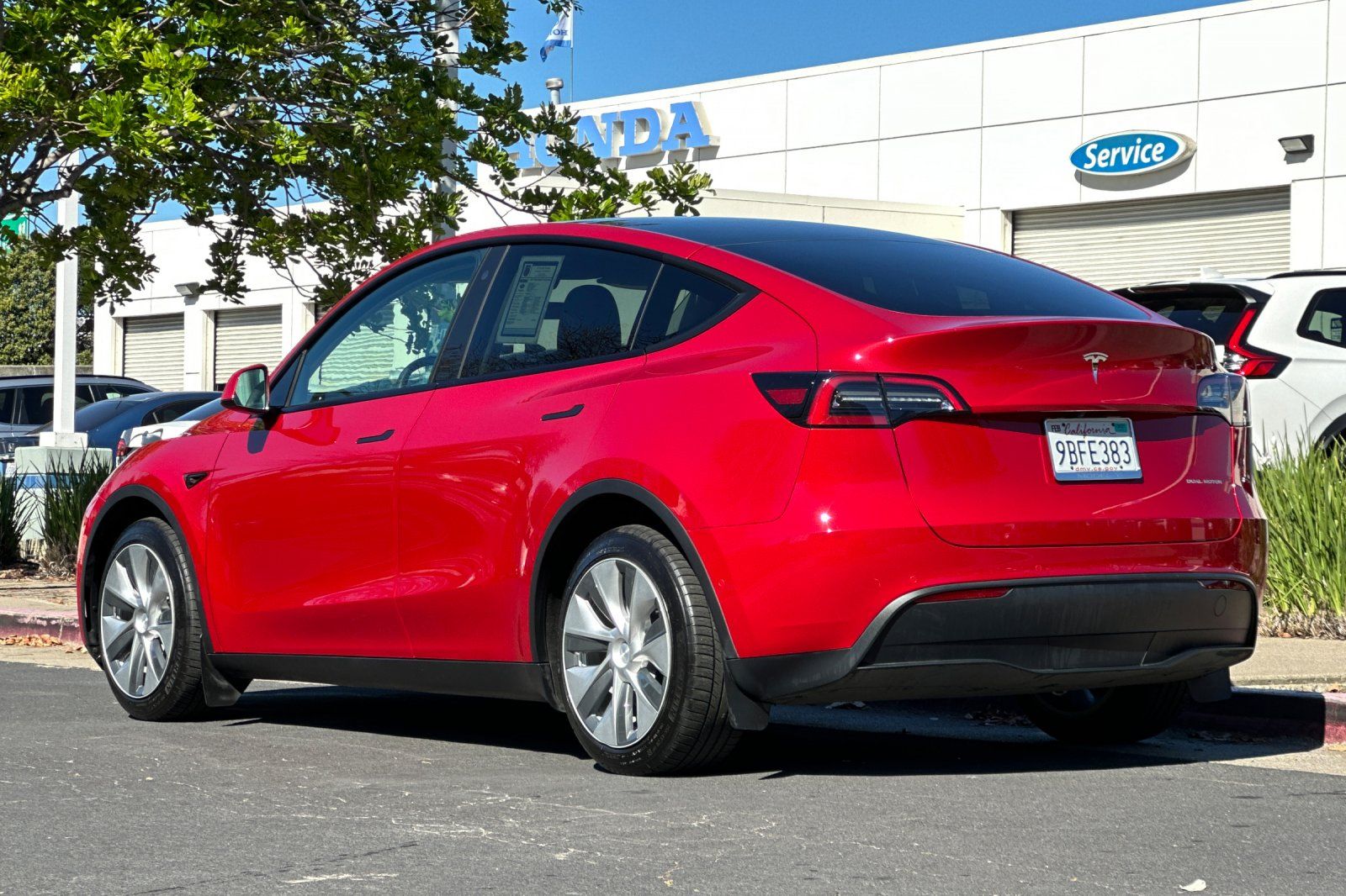 View vehicle photo 5