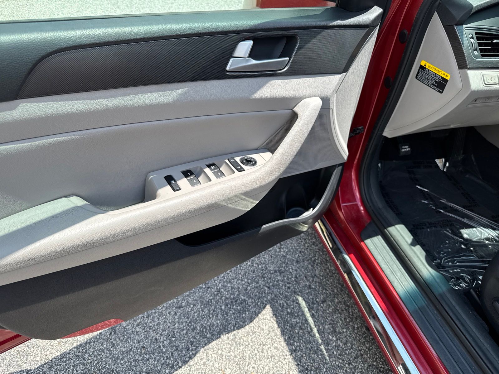 Used 2017 Red Hyundai Sport image 12