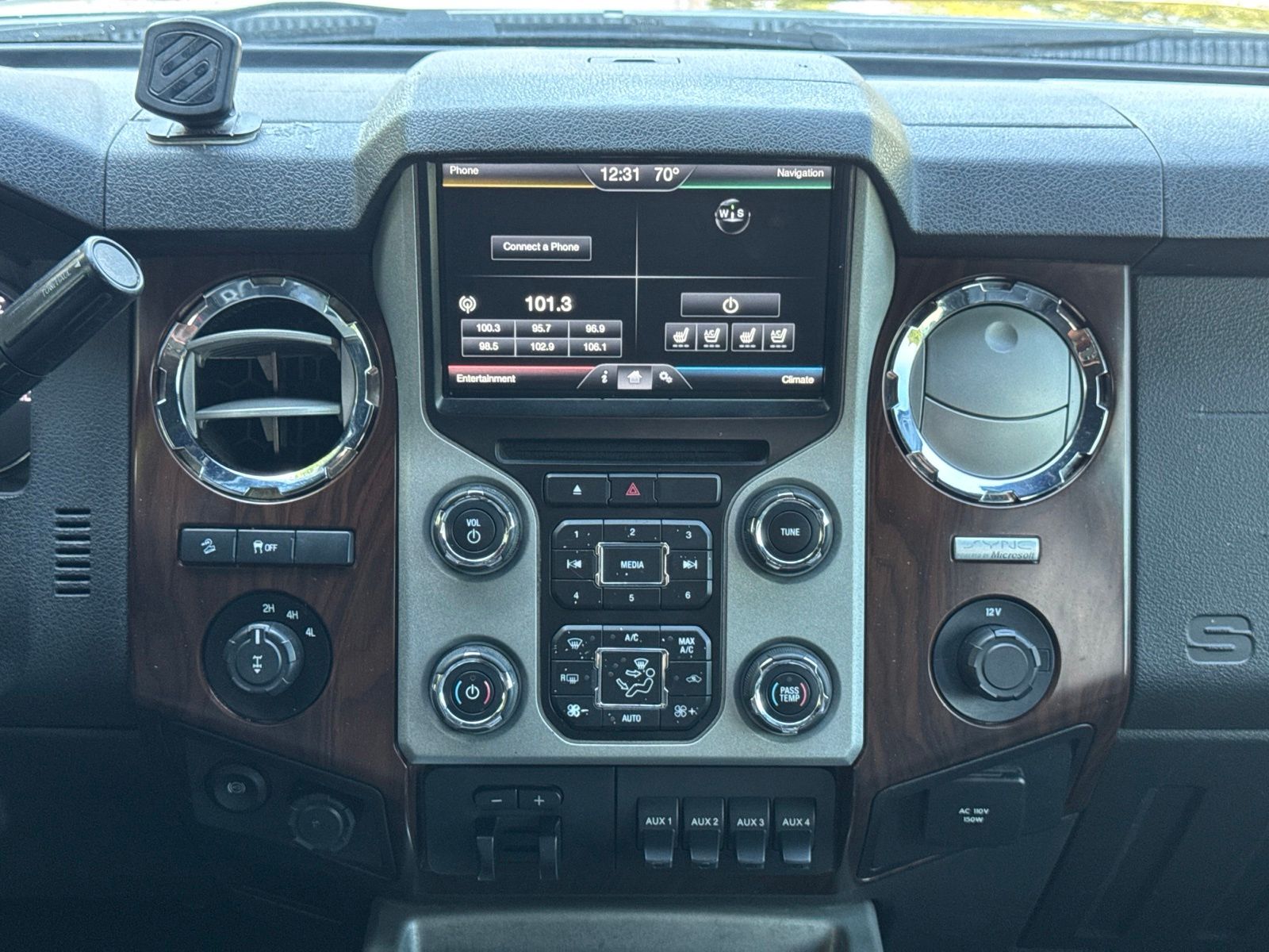 Used 2015 Tuxedo Black Metallic Ford Lariat image 11