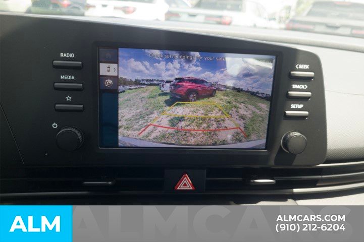 Used 2025 White Hyundai SEL Sport image 22