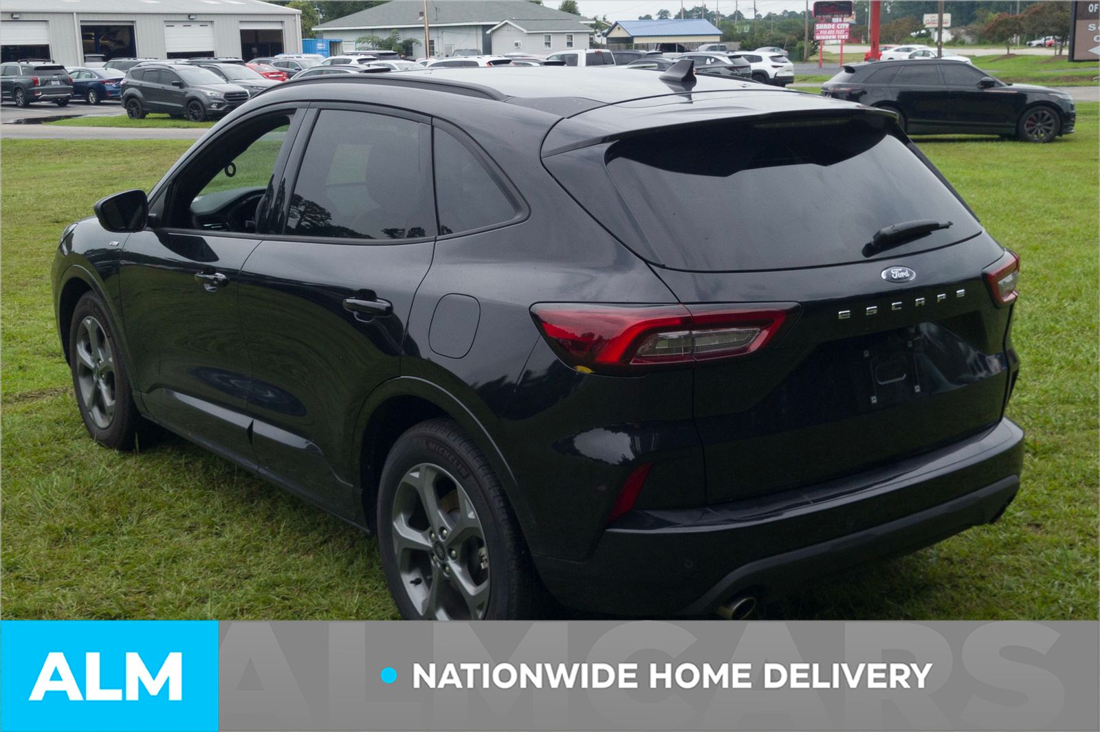 2024 Ford Escape ST-Line photo 4