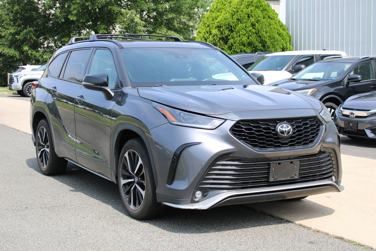Magnetic Gray Metallic 2021 Toyota Highlander SUV / Crossover All-Wheel Drive 8-Speed Automatic