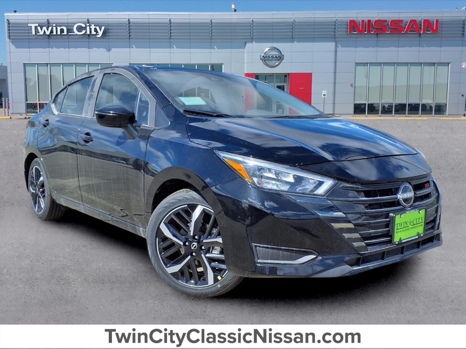 2025 Nissan Versa Sedan SR