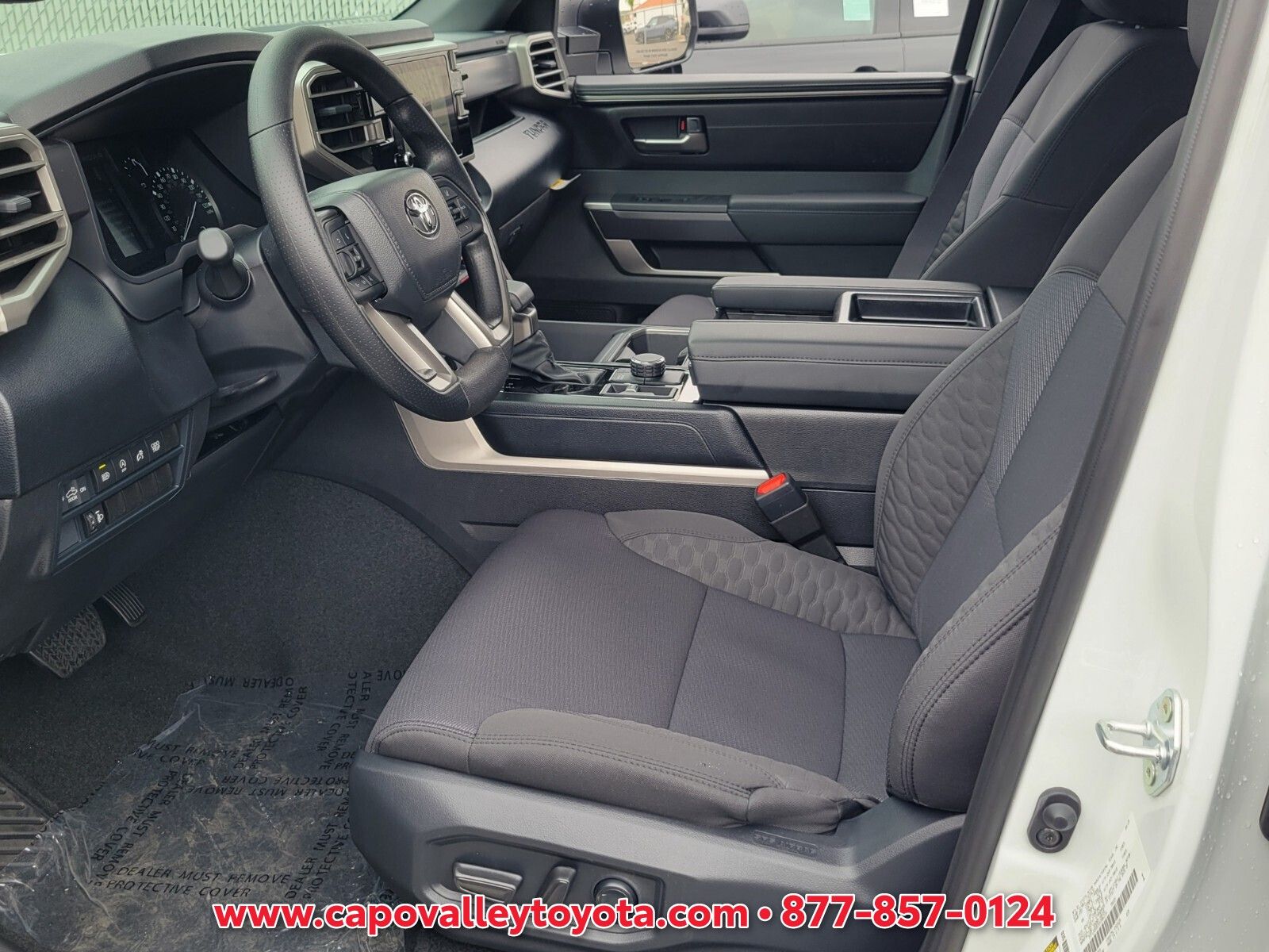 2025 Toyota Tundra SR5 - Photo 8
