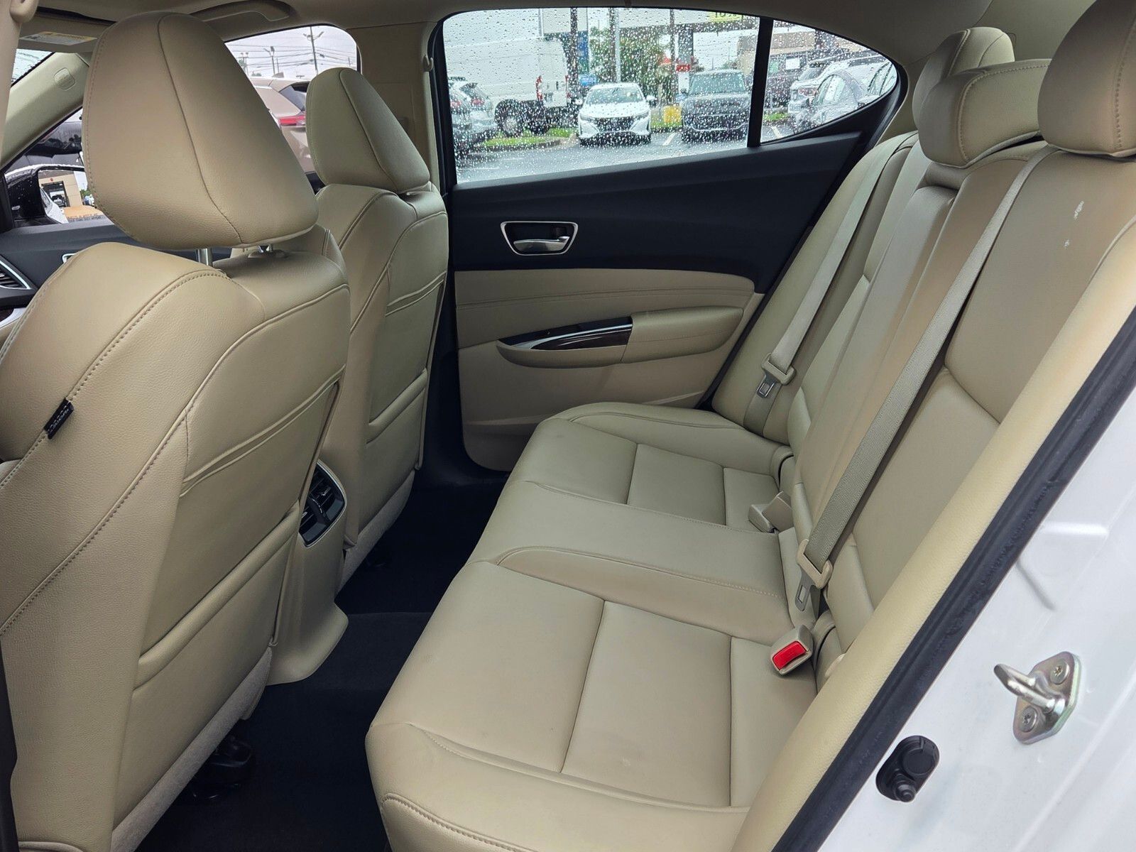 Used 2019 White Acura 2.4L image 6