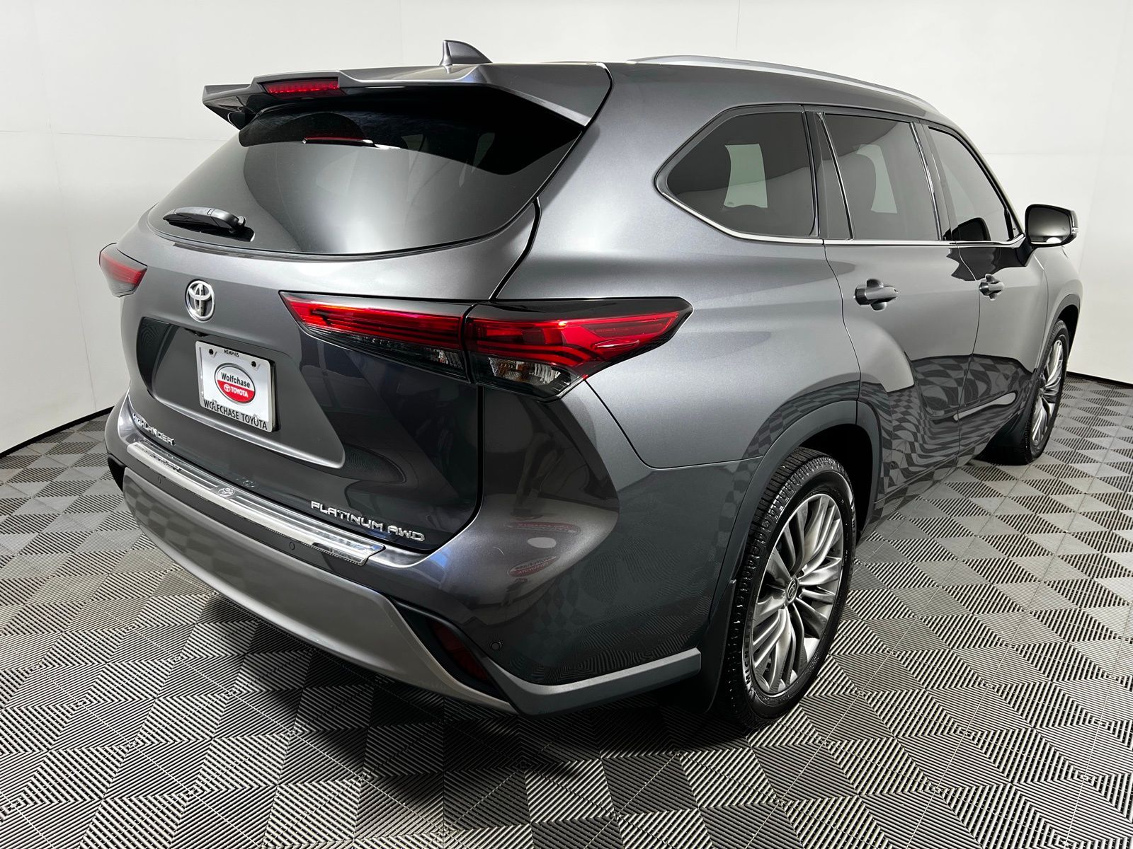 Thumbnail: 2021 Toyota Highlander - 5