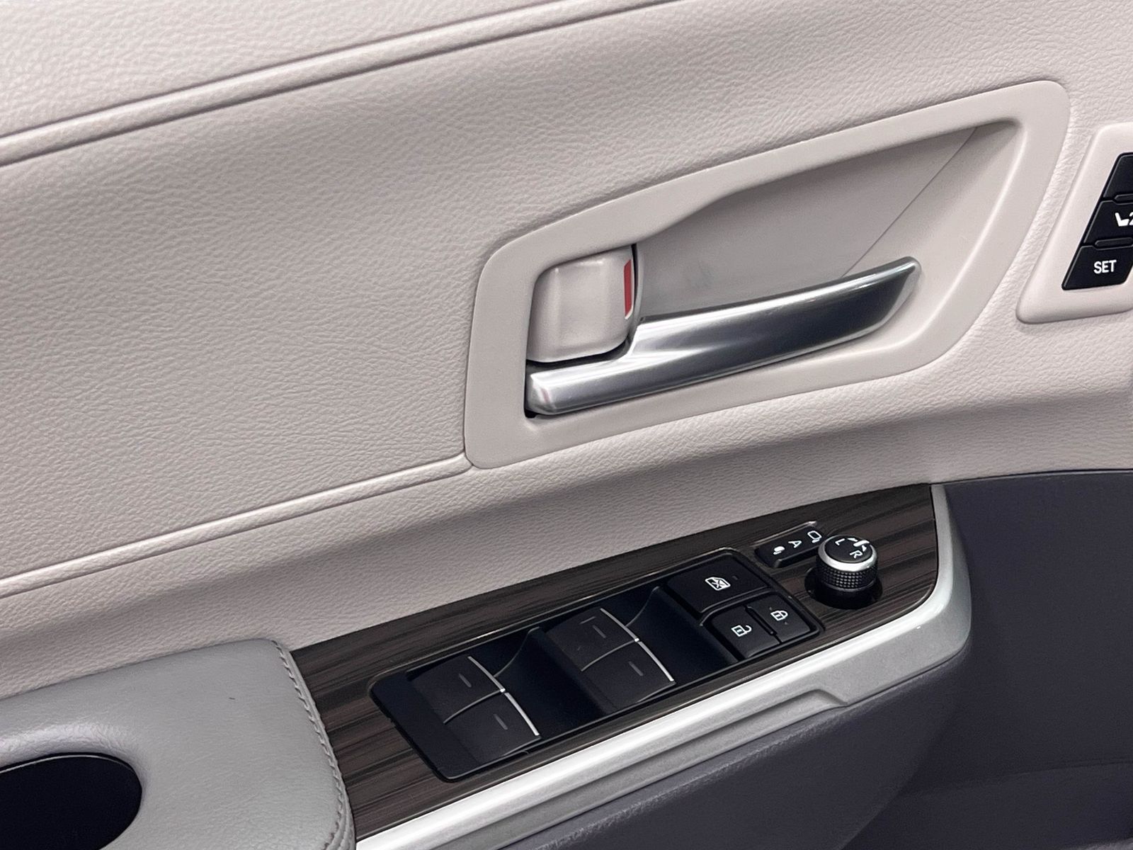 used 2023 Toyota Sienna car, priced at $49,888