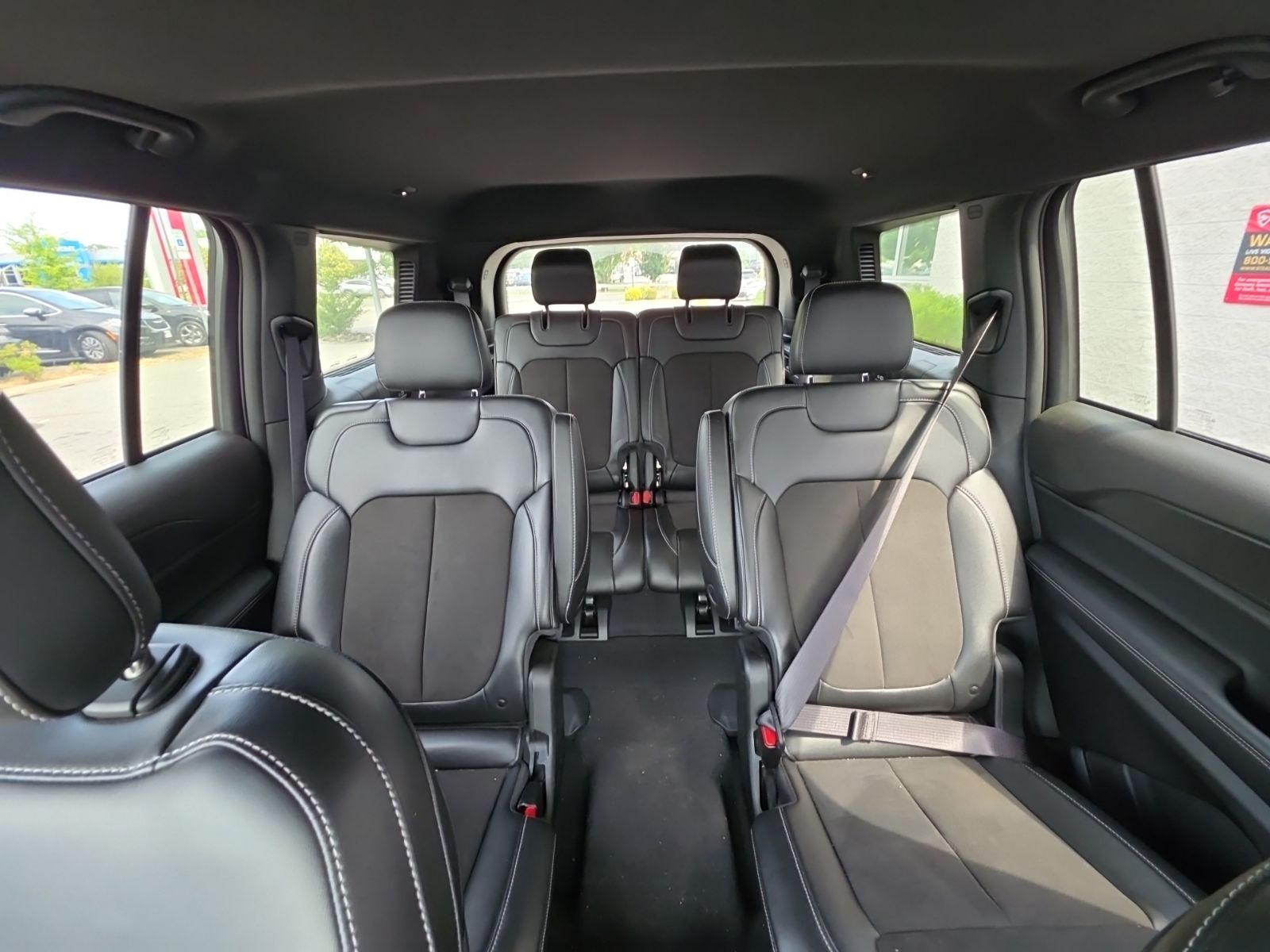 Used 2023 Red Jeep Altitude image 26