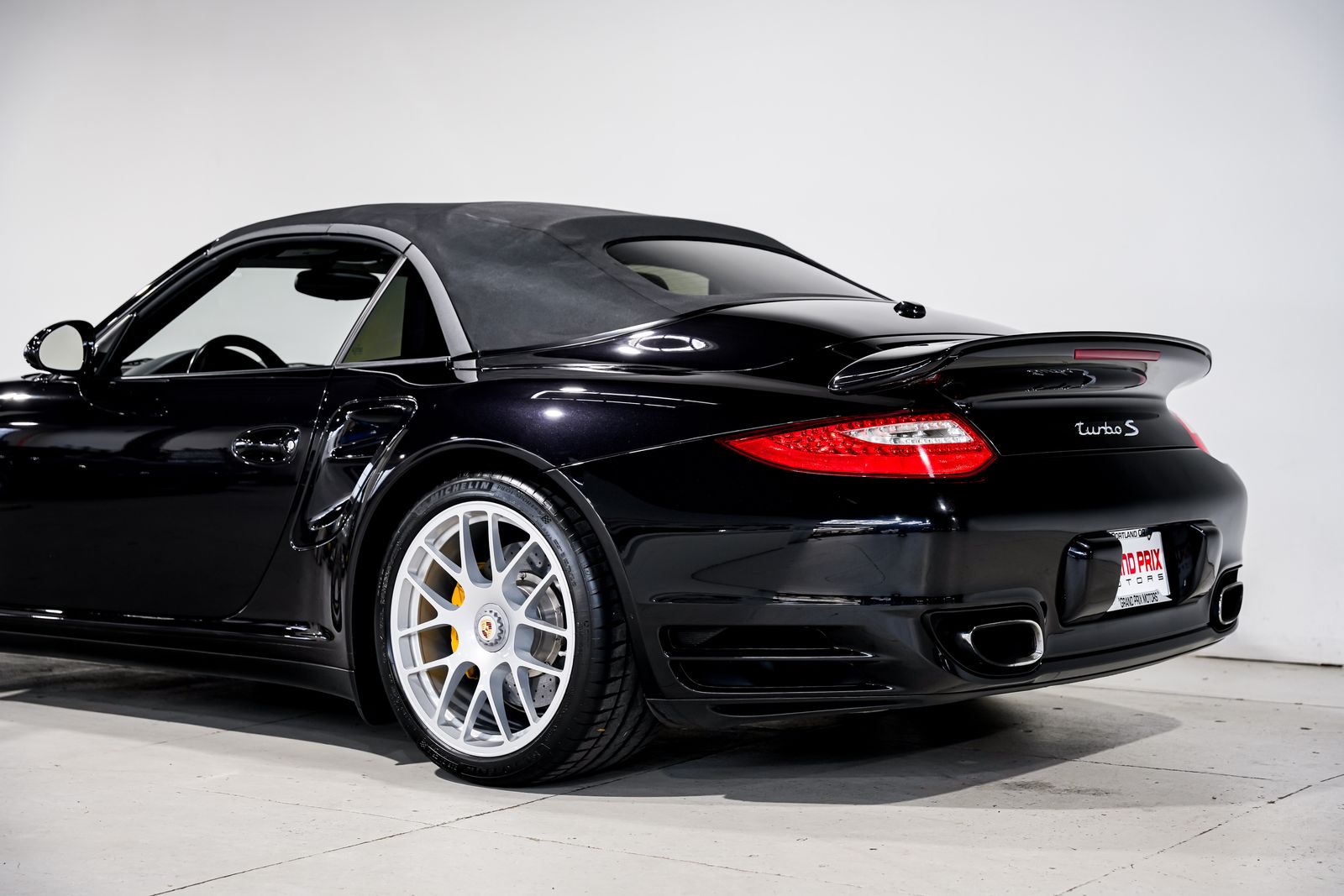 2011 Porsche 911 Turbo S — photo 36