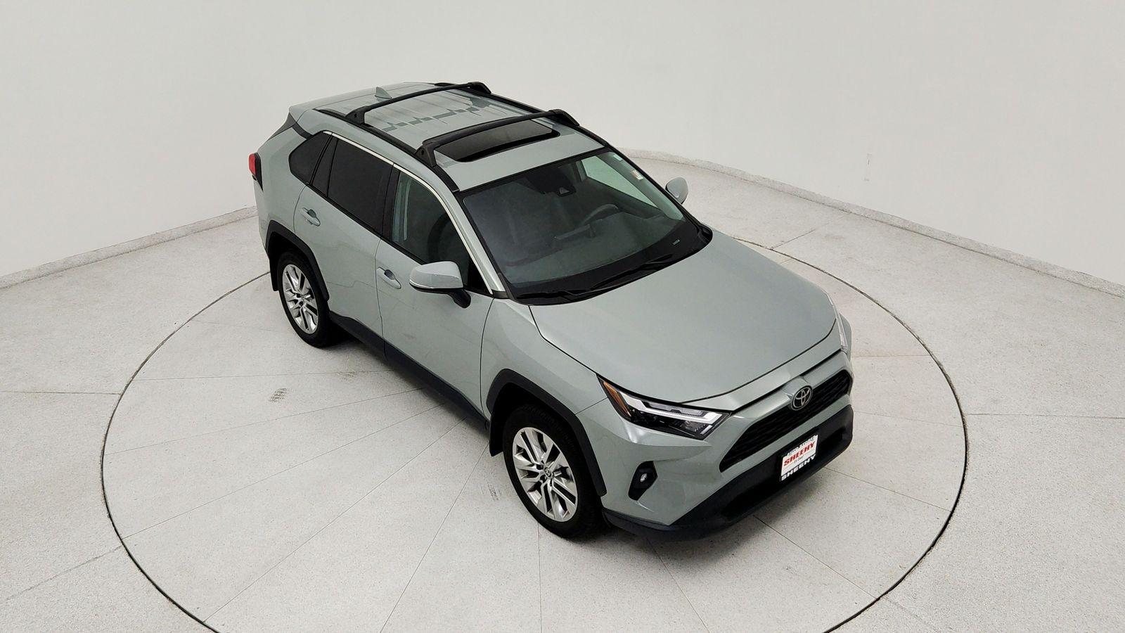 Used 2023  Toyota XLE Premium image 15