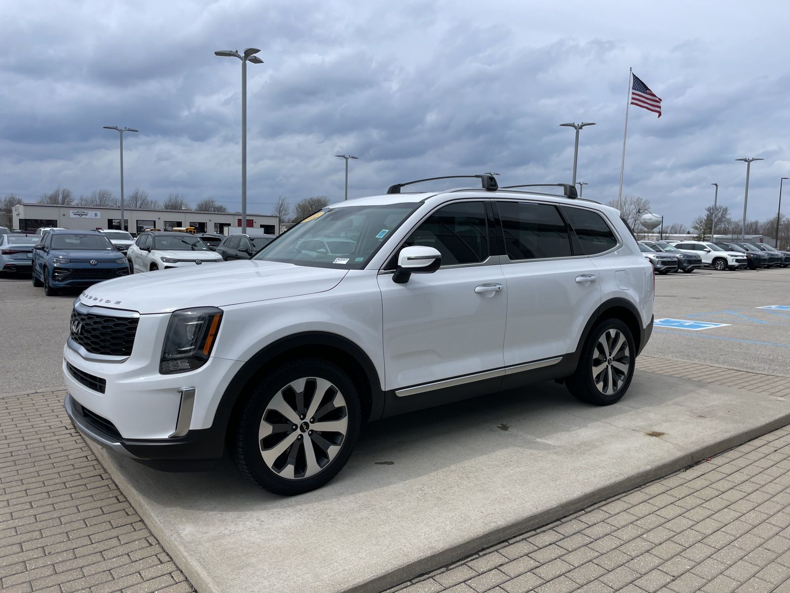 View vehicle photo 6