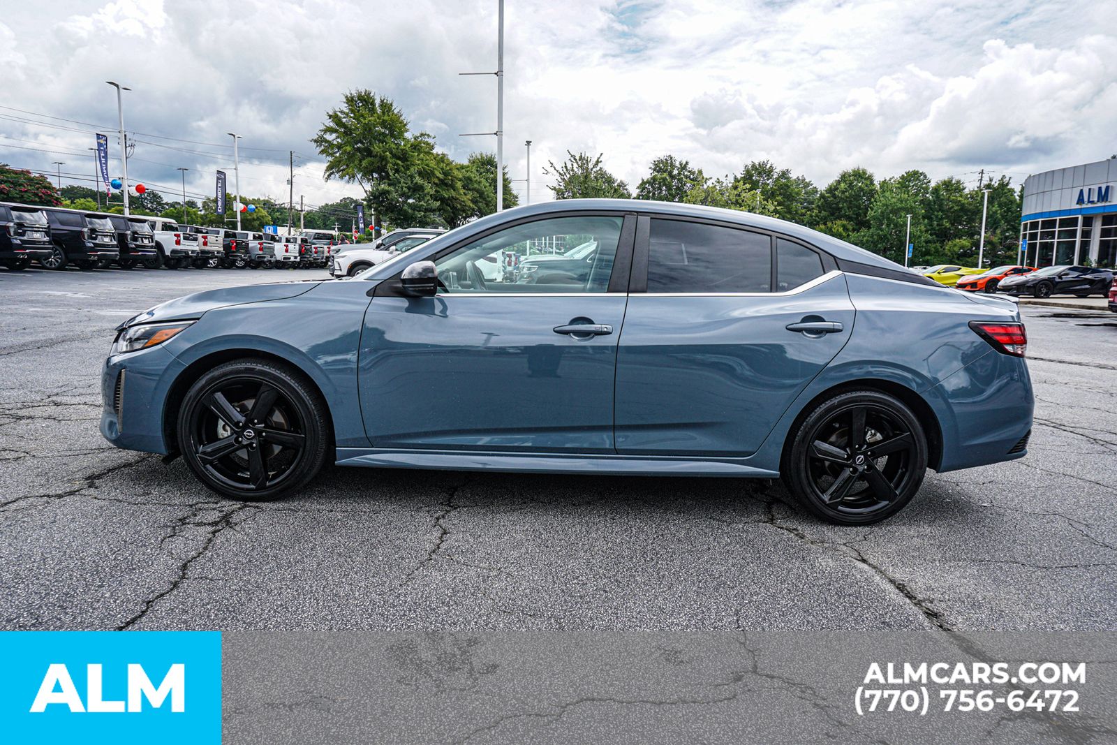 Used 2024 Gray Nissan SR image 9
