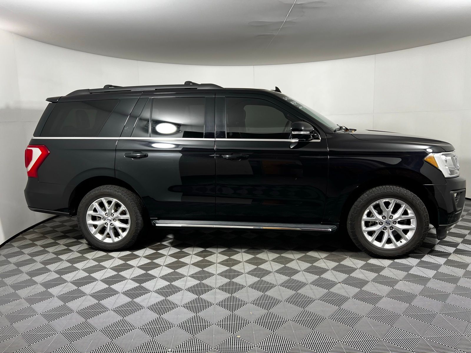 Thumbnail: 2021 Ford Expedition - 4