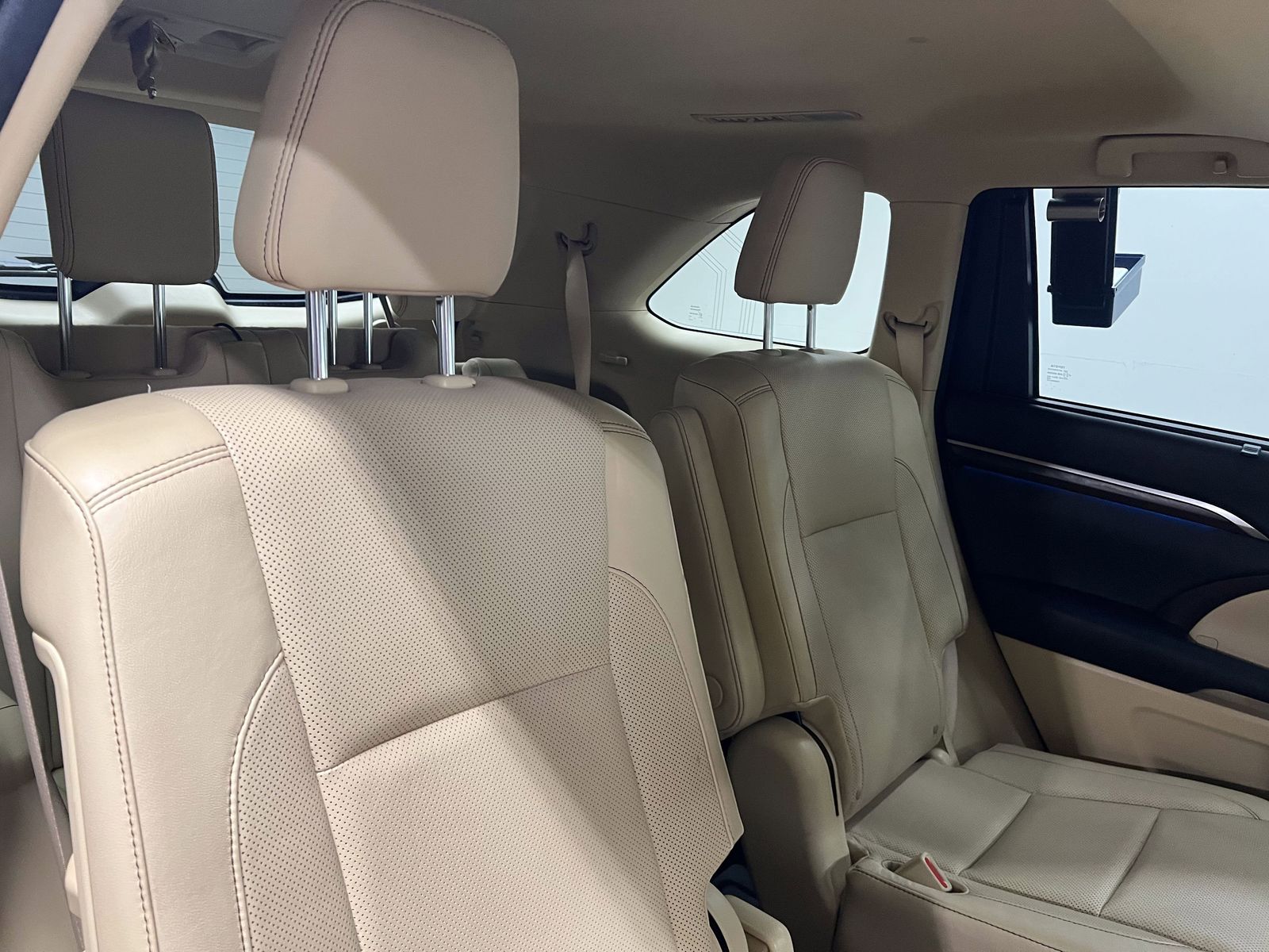 used 2015 Toyota Highlander car, priced at $22,388