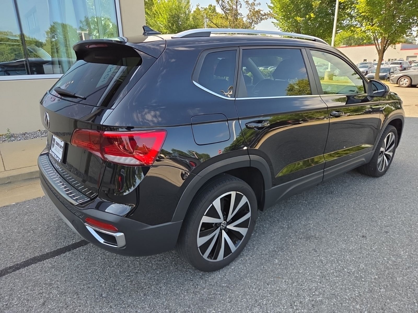 Used 2023 Black Volkswagen 1.5T SE image 3