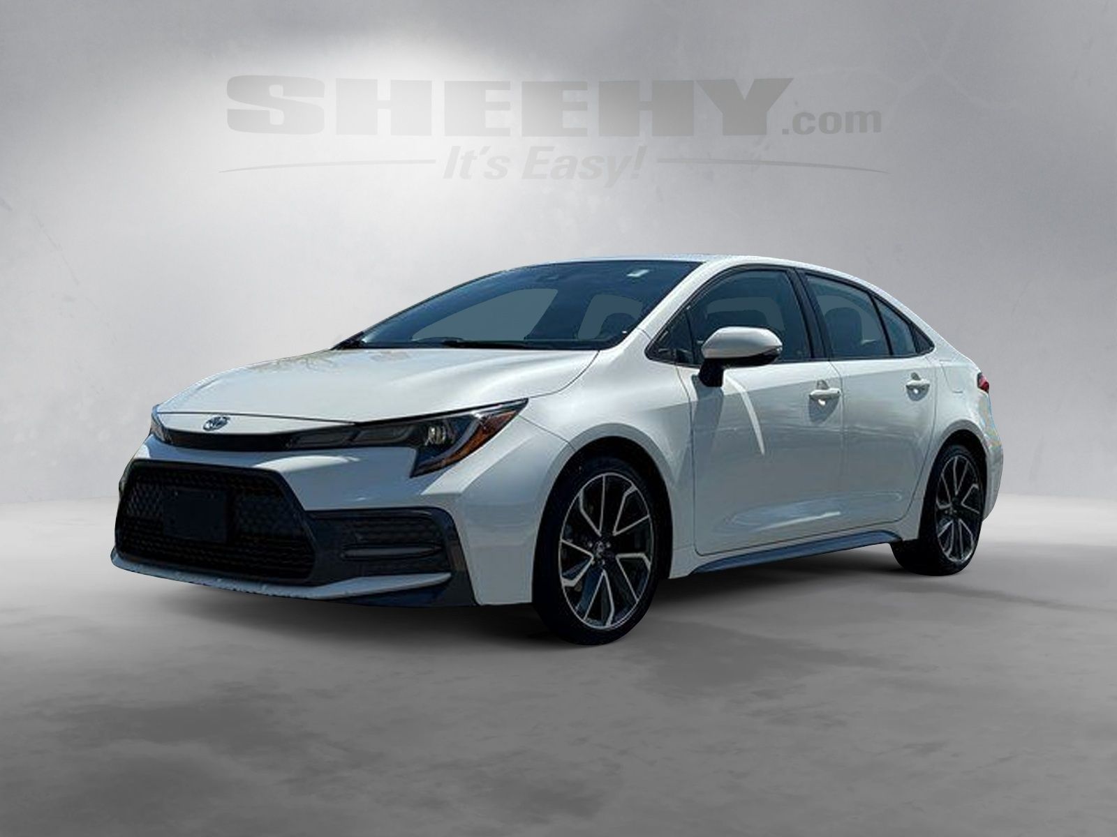 Used 2020 White Toyota SE image 14