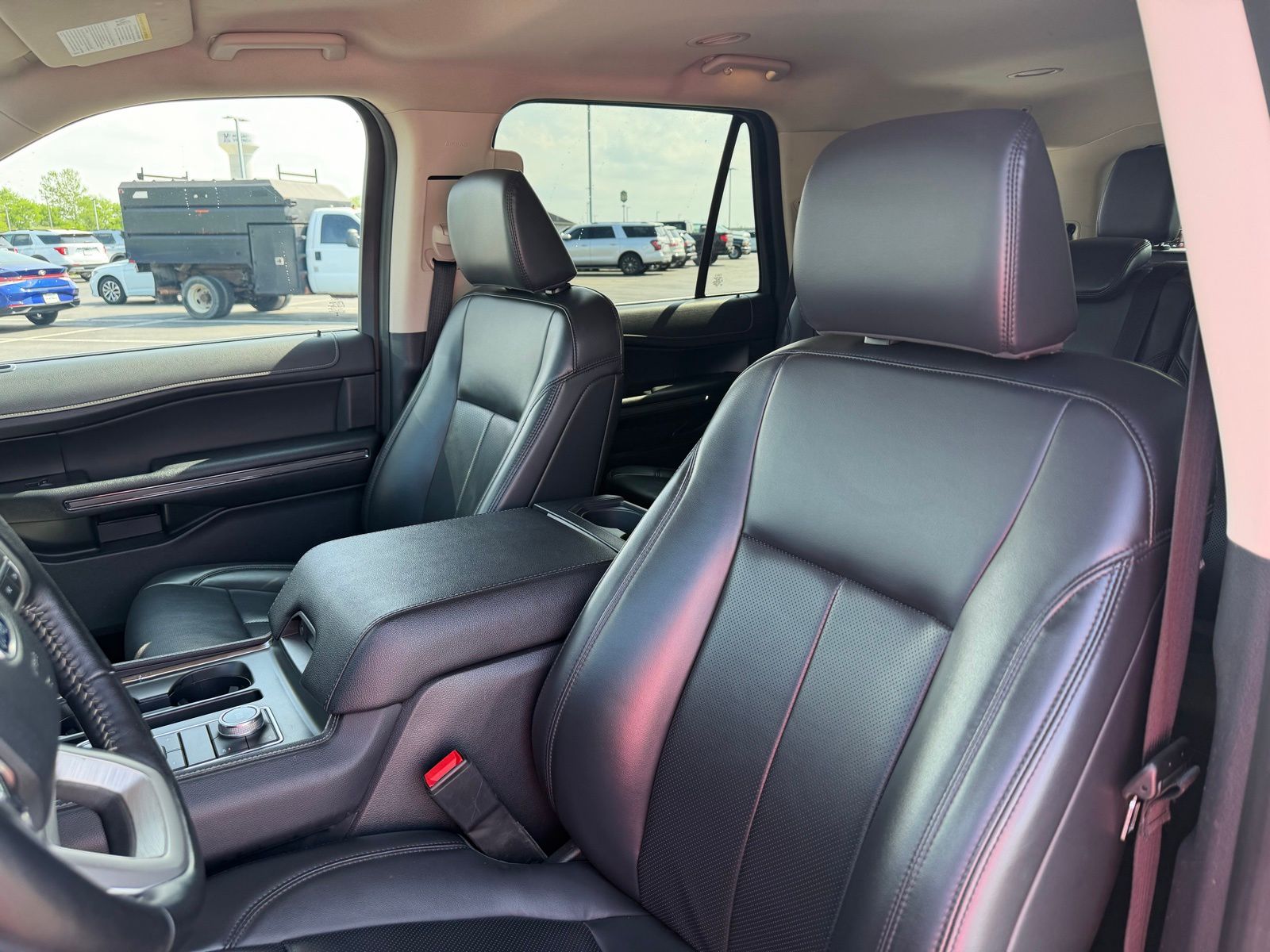 2024 Ford Expedition image 14