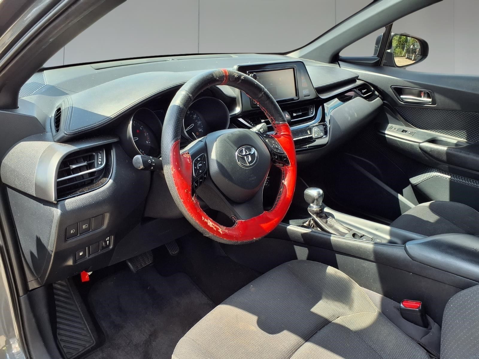 2018 Toyota C-HR XLE Premium - 9