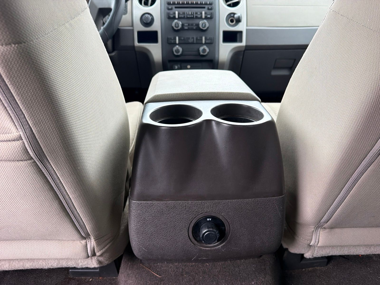 Used 2010  Ford XLT image 9
