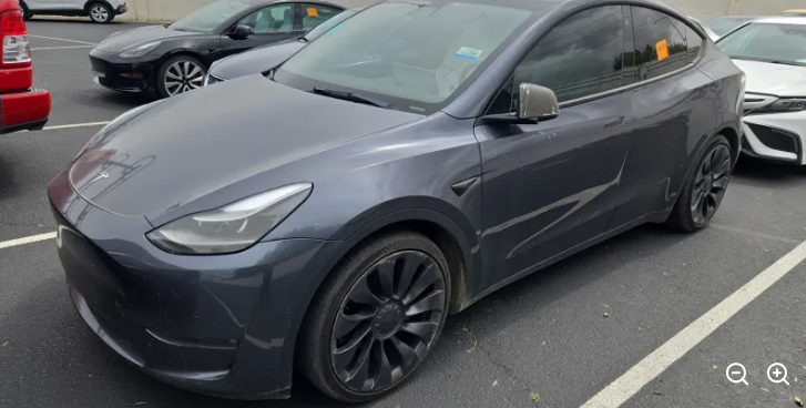 2022 Tesla Model Y Performance Dual Motor All-Wheel Drive's photo
