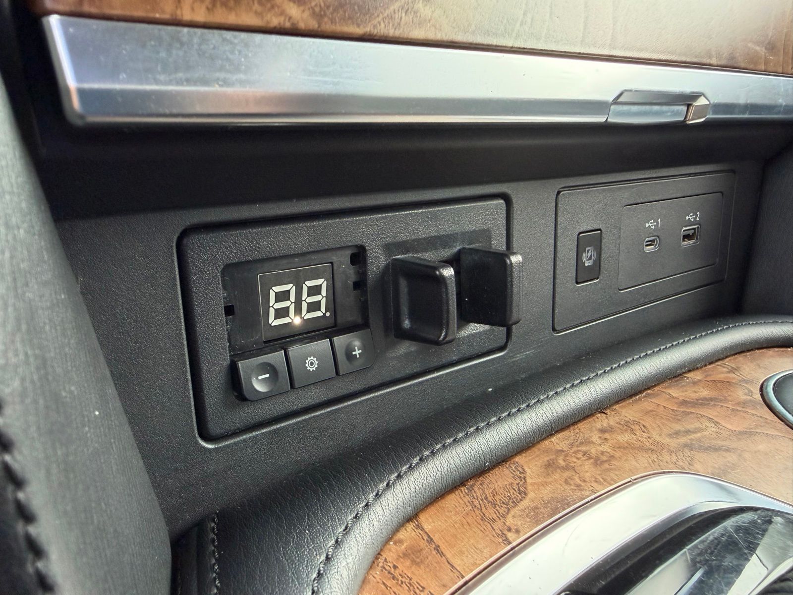 2021 Nissan Armada image 26