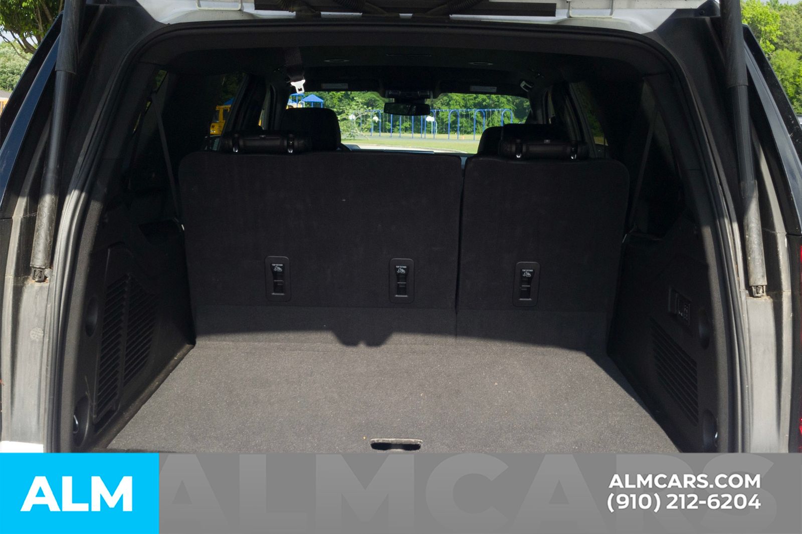 Used 2025 Summit White GMC Denali image 9