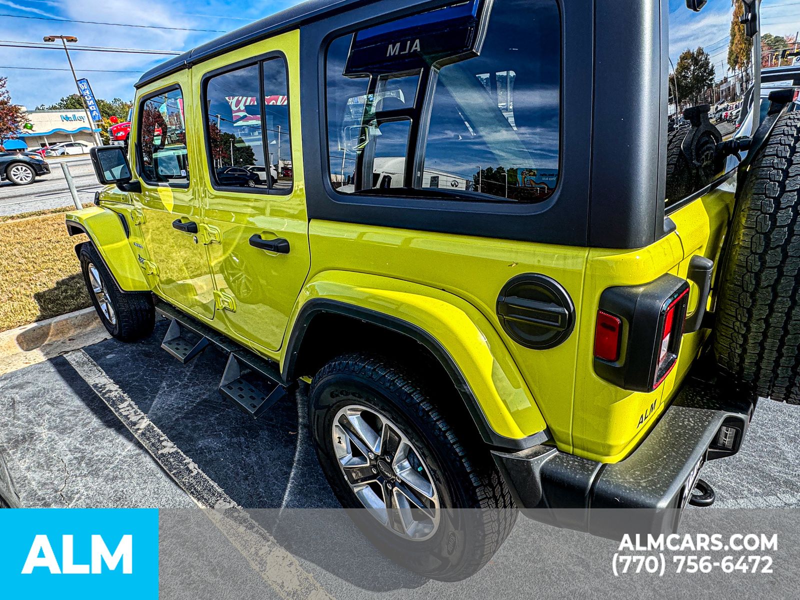 2023 Jeep Wrangler Sahara 12