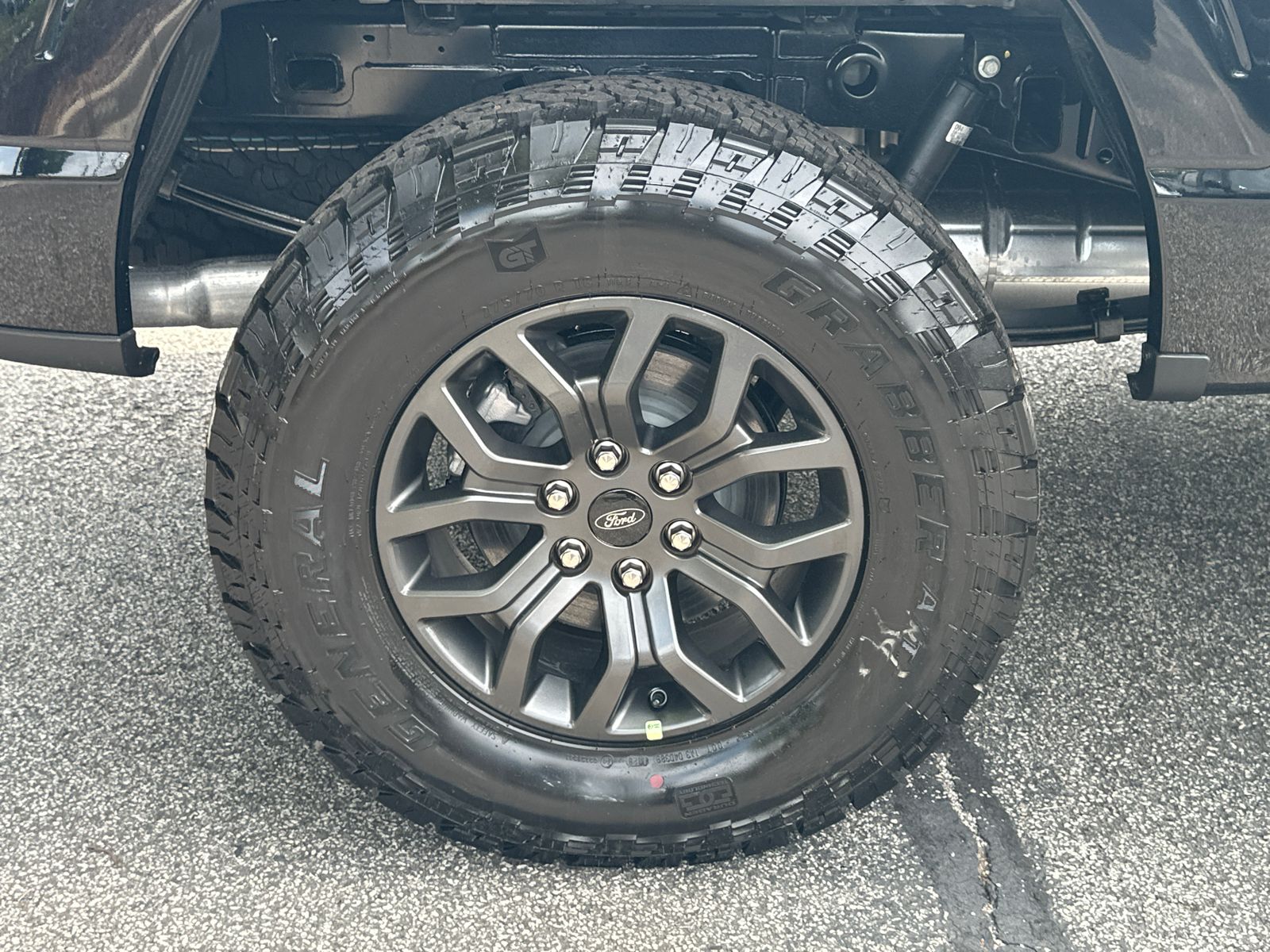 New 2026 Agate Black Metallic Ford Tremor® image 17