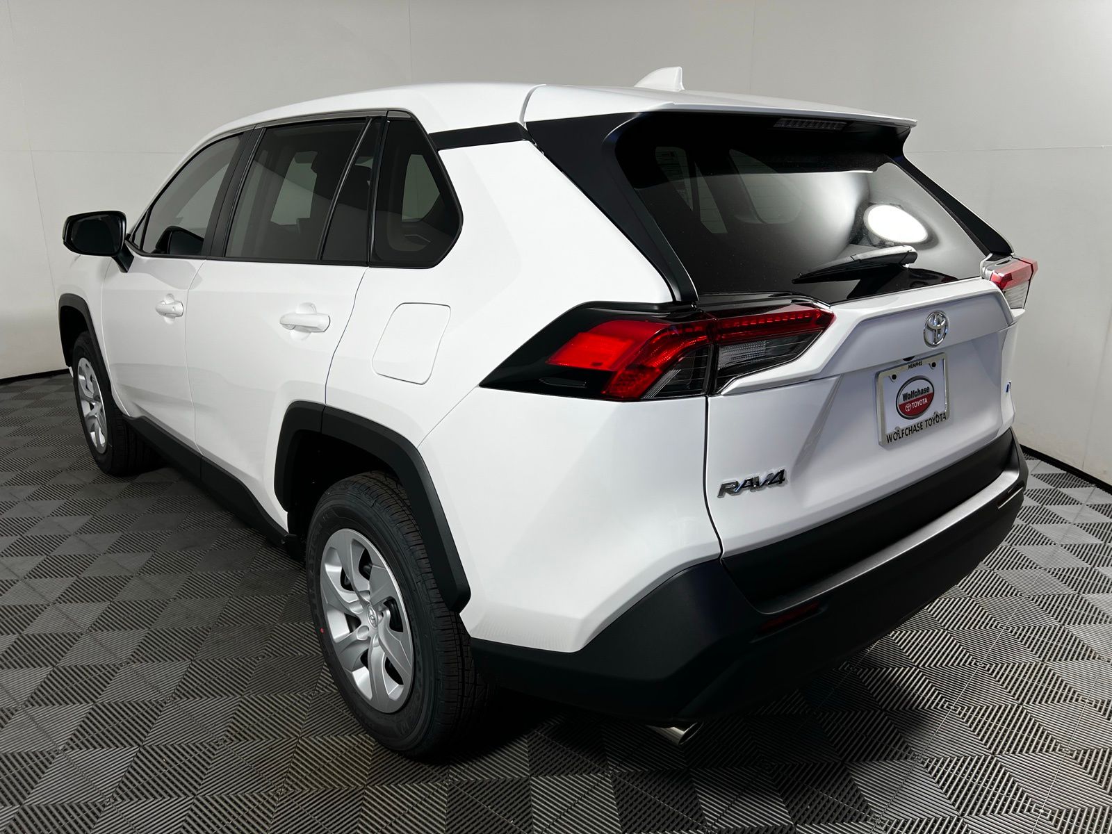 2025 Toyota RAV4 LE 7