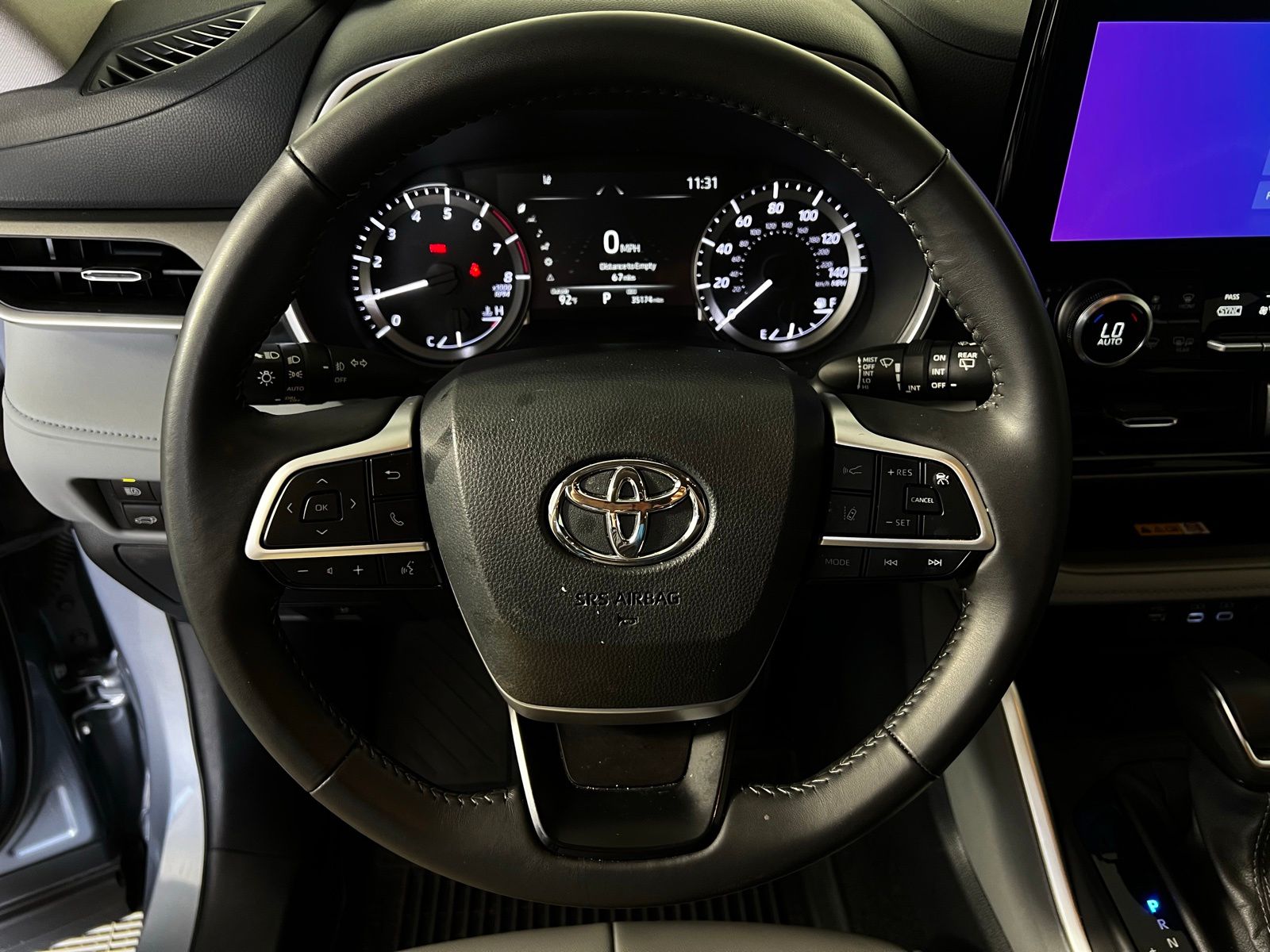 Thumbnail: 2024 Toyota Highlander - 9