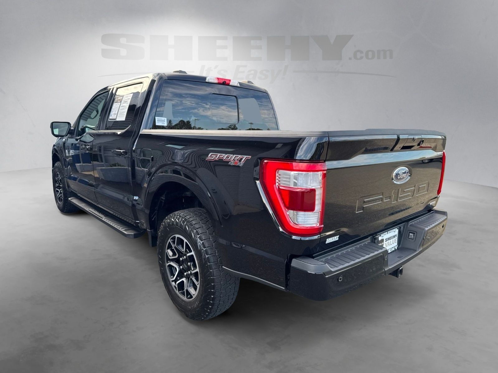 Used 2022 Agate Black Metallic Ford Lariat image 14
