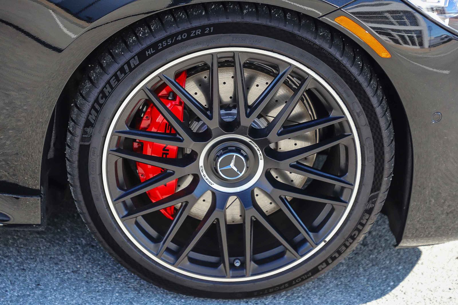 2025 Mercedes-Benz S-Class S 63 - Photo 10