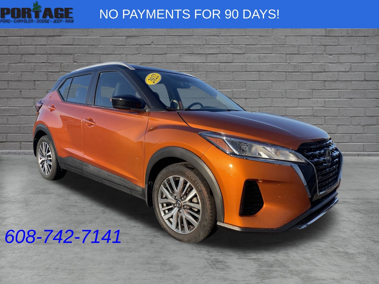 Monarch Orange Metallic/Super Black 2022 Nissan Kicks SUV / Crossover Front-Wheel Drive Continuously Variable Transmission