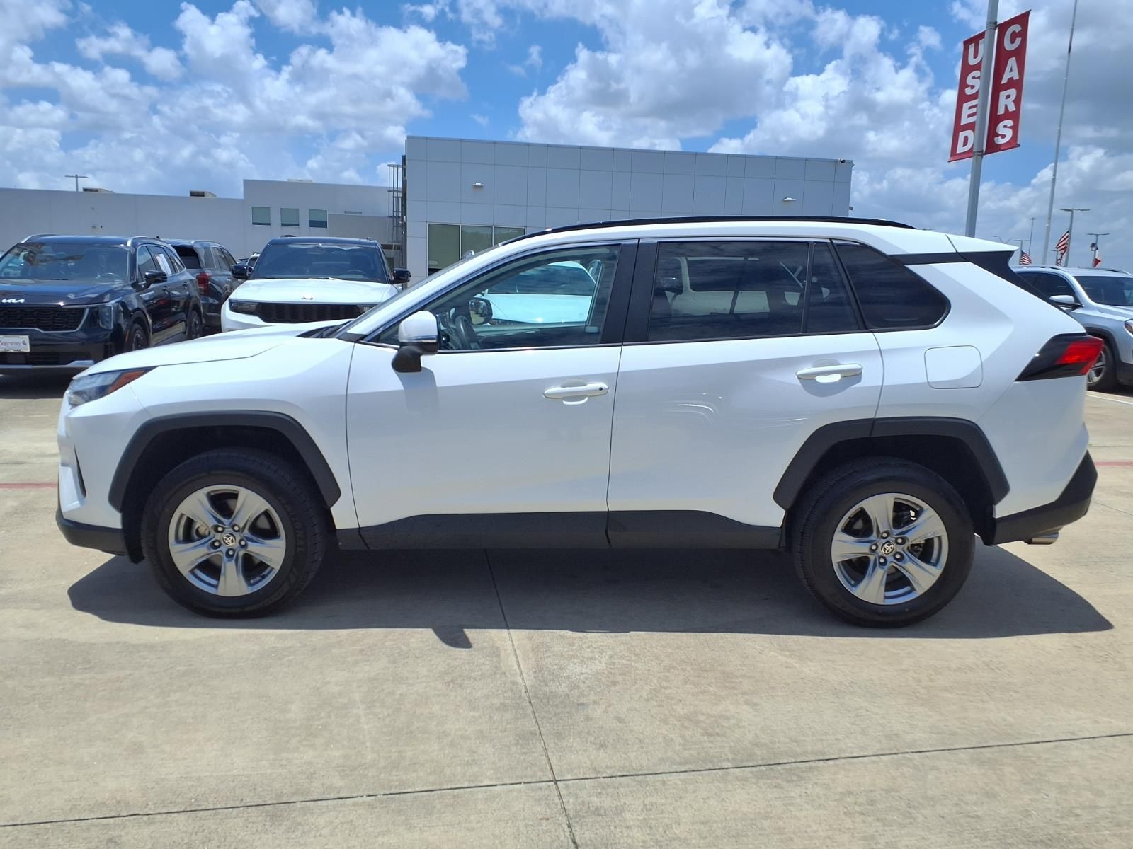 2024 Toyota RAV4 XLE - 8