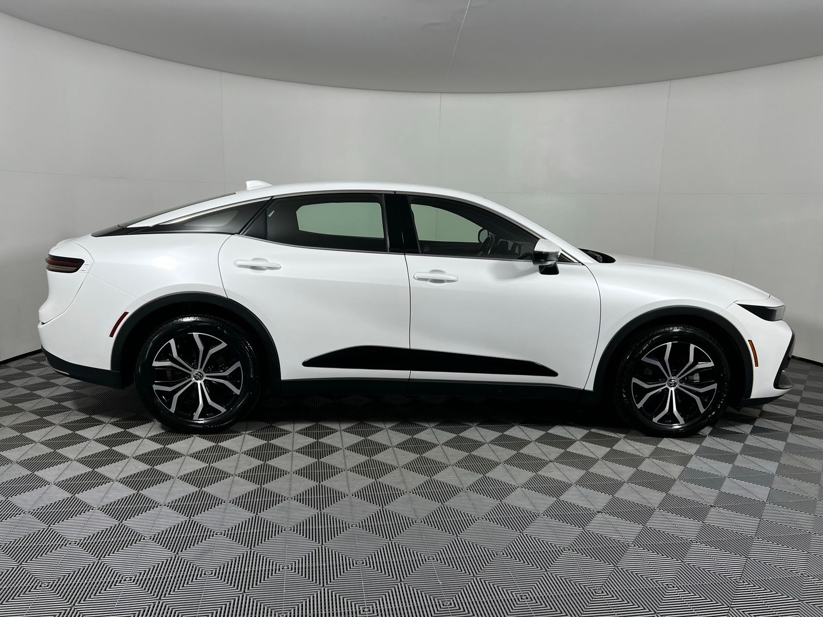 Thumbnail: 2024 Toyota Crown - 4