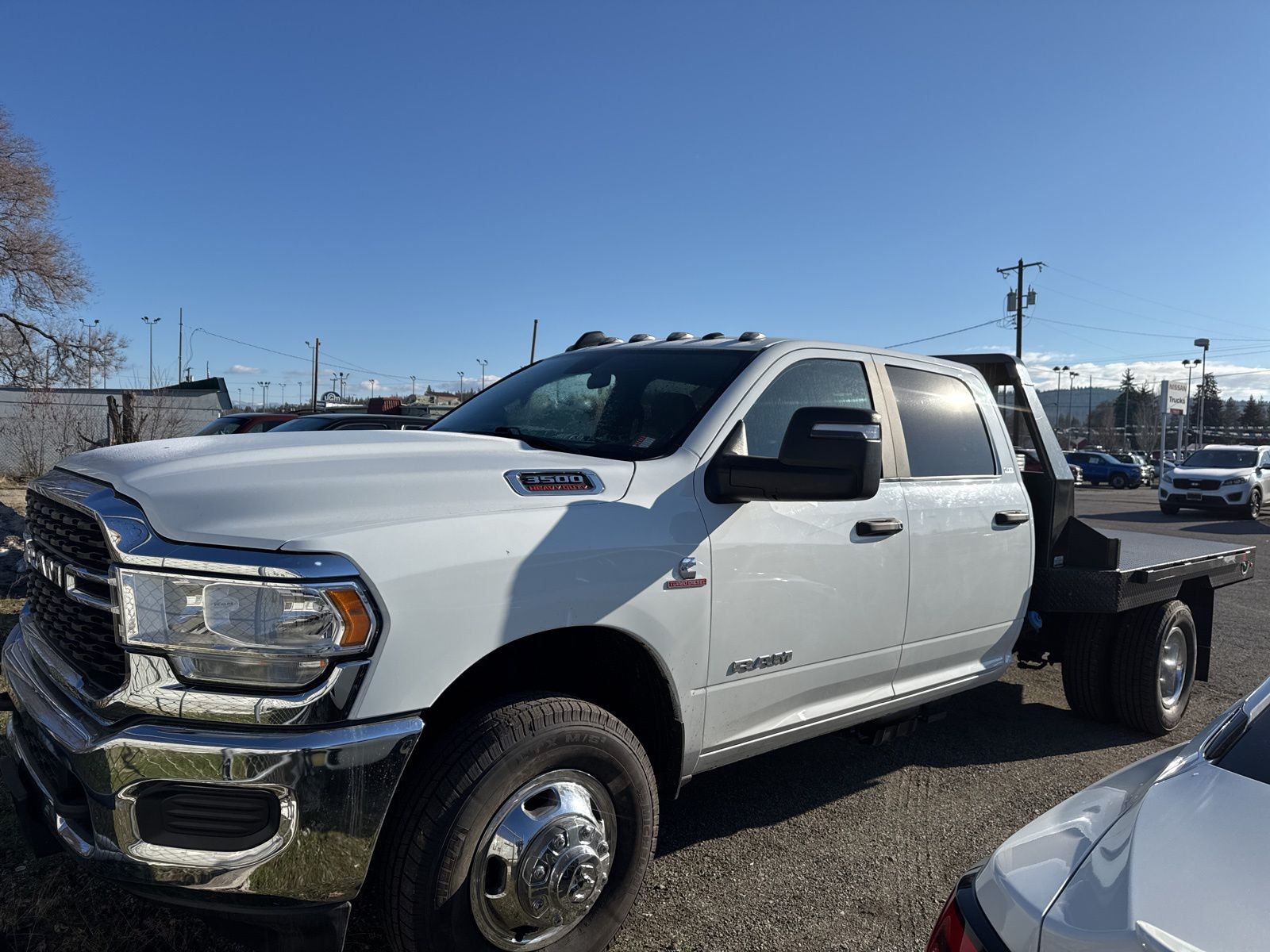 2024 RAM 3500 Chassis SLT Crew Cab LB DRW 4WD