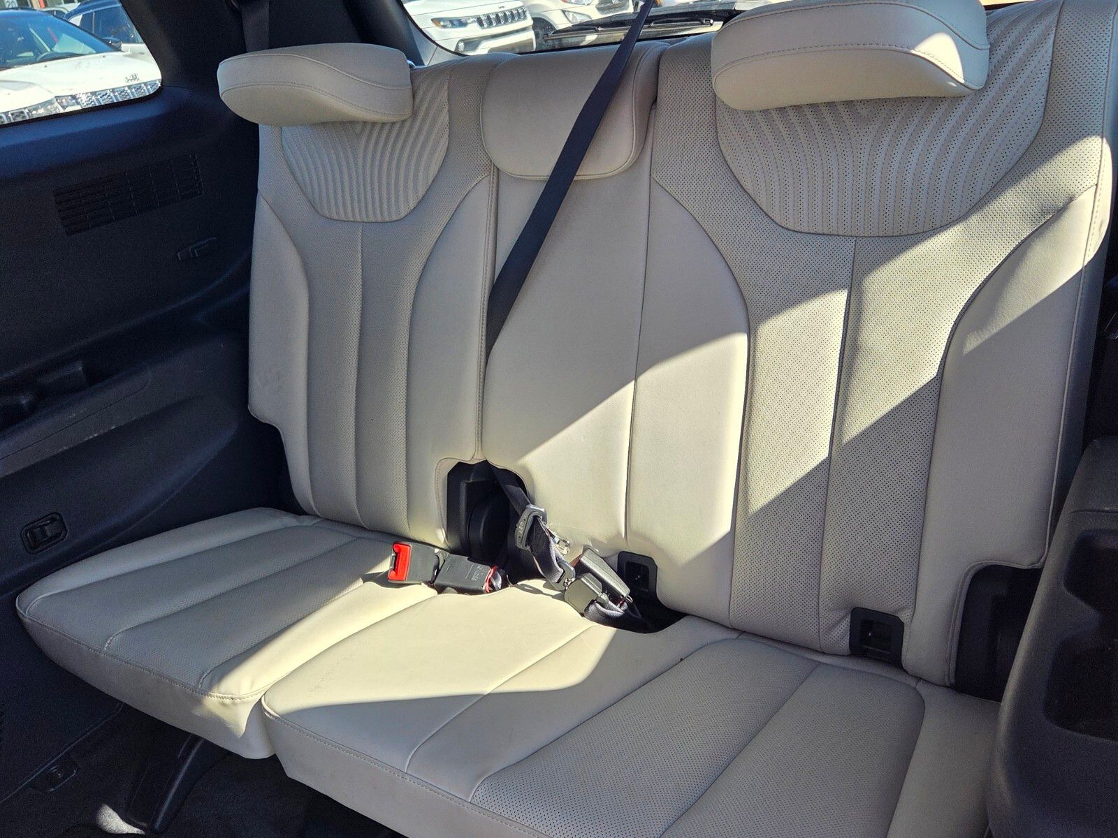 Used 2023 White Hyundai Calligraphy image 9