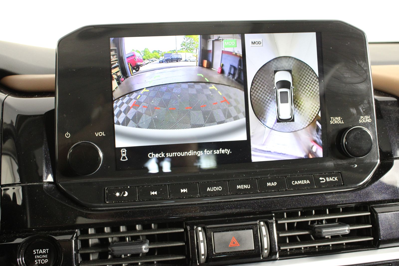 Used 2025 Gray Nissan Platinum image 26