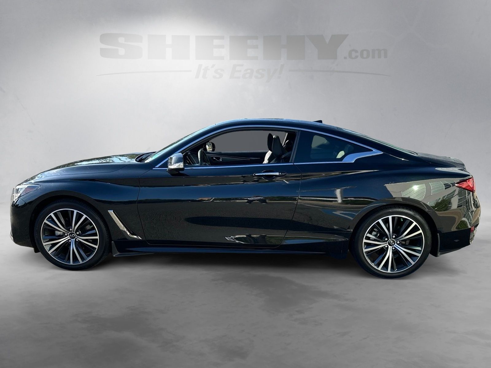 Used 2022 Black INFINITI LUXE image 16