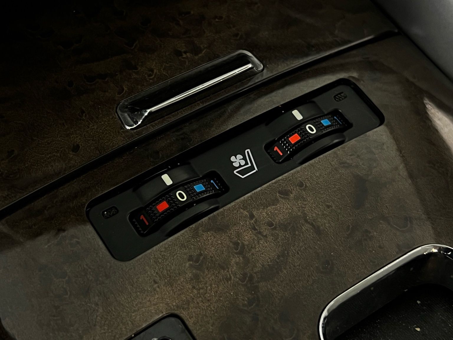 Thumbnail: 2013 Lexus IS - 22